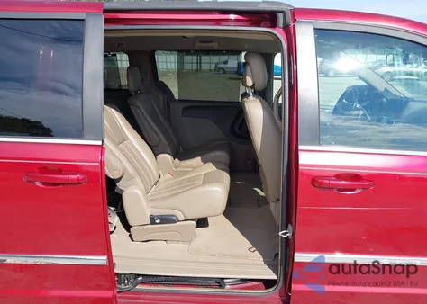 2011 Chrysler Town & Country Touring-L z USA, uszkodzony, nr VIN 2A4RR8DG6BR655933